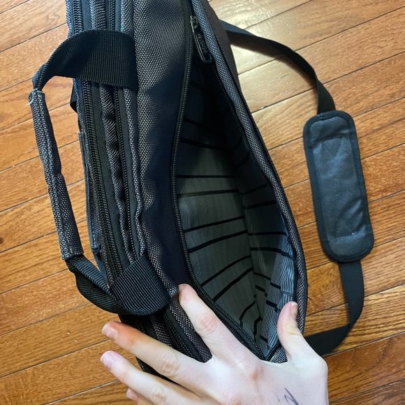 Kenneth Cole Reaction Laptop Bag - Charcoal Gray - Picture 6 of 6